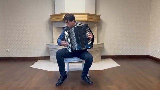 Конкурсант на фестиваль Ильяс Шахов