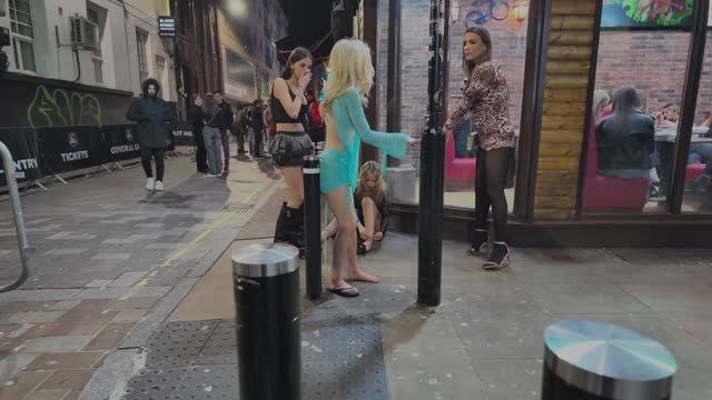 Liverpool Winter Nightlife 2025 _ Exploring the City with English Girls