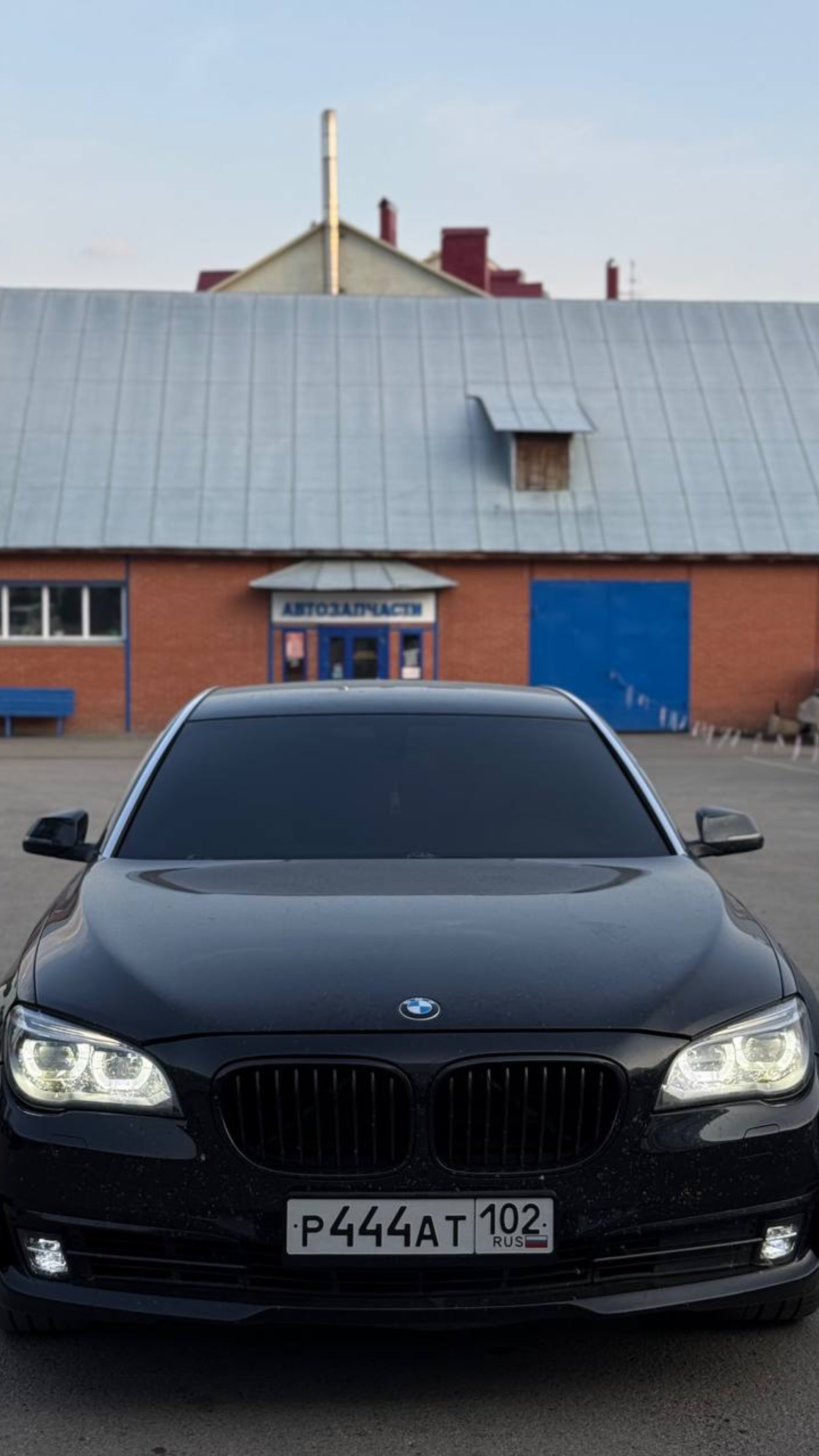 Обзор BMW 740li