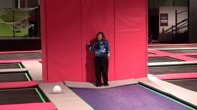 MINECRAFT PARKOUR OBSTACLE COURSE (AT TRAMPOLINE PARK)