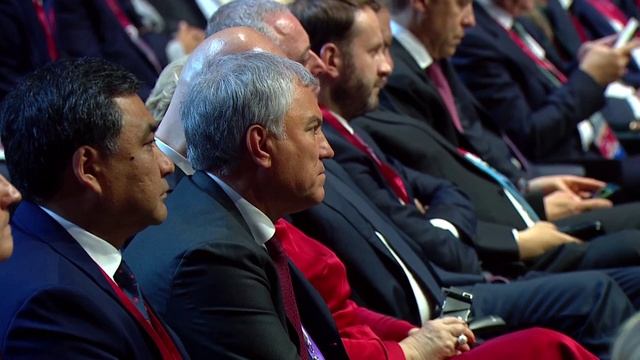 Дмитрий Демешин Хабаровский край уверенно идет по тем векторам развития, которые задает Президент