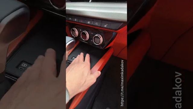 Лада Азимут: интерьер

Что интересного в салоне кроссовера Lada Azimut? Сделал небольшое видео.