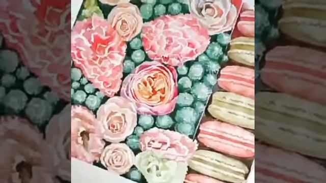 Цветы в коробке со сладостями от Macaron