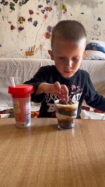 Володя и Трайфл. Володе 3,10 года