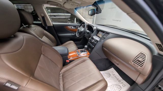 Infiniti QX70  3.7 AT (333 л.с.) 4WD
