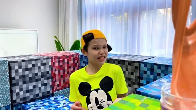 Мистер Макс • Mister Max - Макс построил игровой дом из кубиков Майнкрафт в реальной жизни