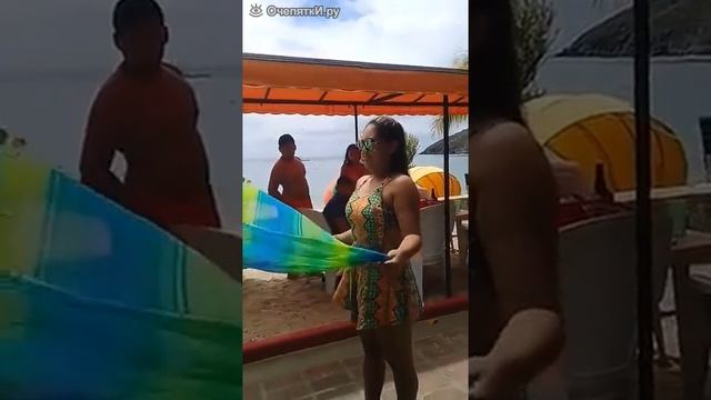 Как красиво надеть пляжный платок