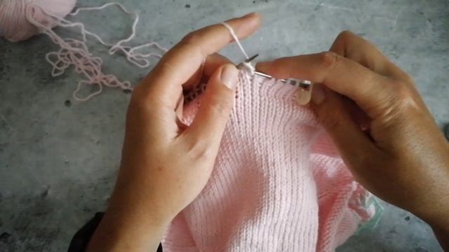 Как соеденить нити при вязании Способов ввести новую нить в вязании множество, но этот самый лучший!