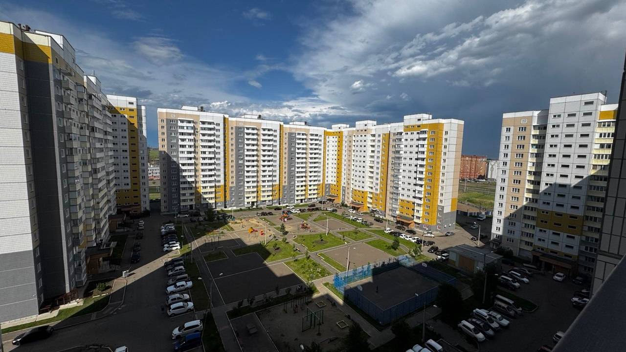 Продам двух (трех) комнатную квартиру в Солнечном