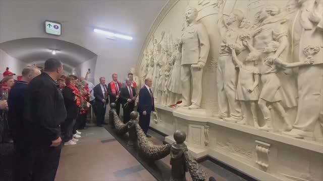 Иосиф Сталин — путеводная звезда России!