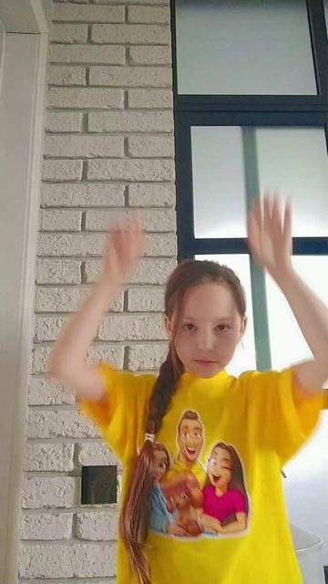 Яркий худи