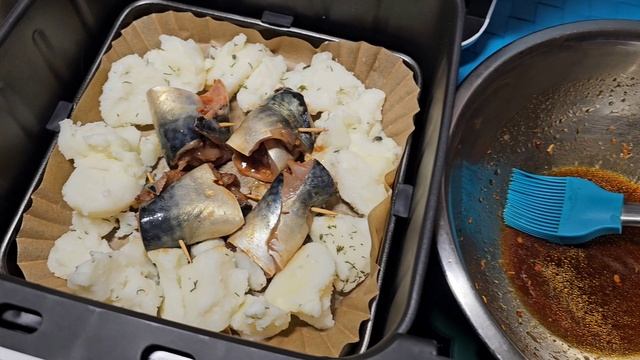 тестирую Аэрогриль Сяоми 5,5л, готовлю скумбрию