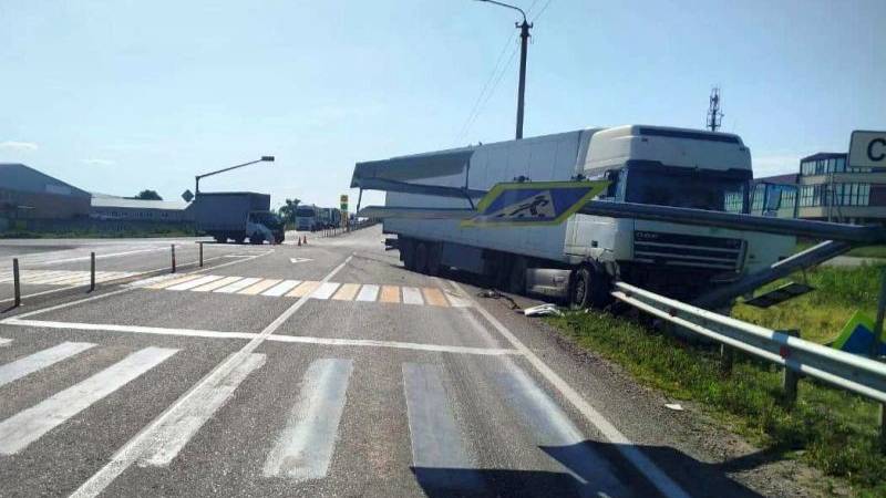На Ставрополье фура столкнулась с грузовой «Газелью»
