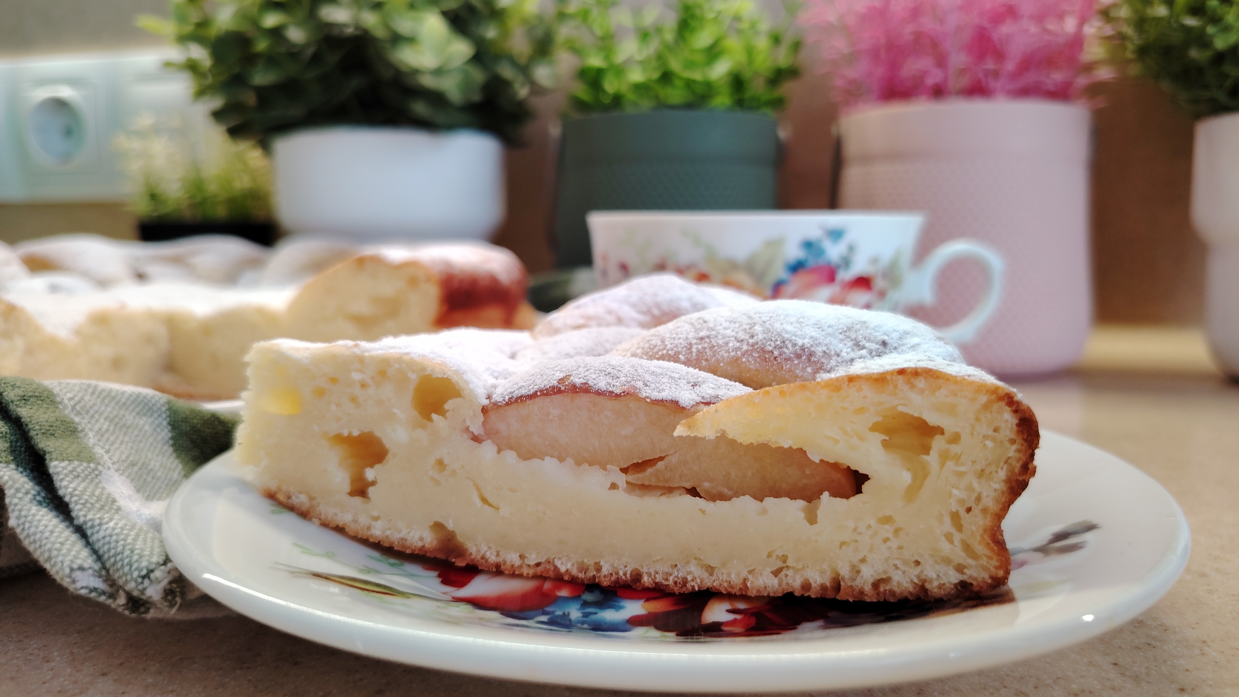 Пышная шарлотка с яблоками и творогом, рецепт в духовке. Творожная шарлотка с яблоками в духовке
