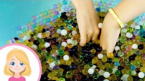 НЫРЯЙ В ШАРИКИ ОРБИЗ И ИЩИ ИГРУШКИ - Маленькая Вера - Веселая игра для детей