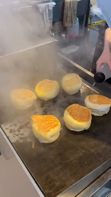 MFe74jUCXhw - 600円で食べれる2段のふわふわパンケーキが美味しすぎる【カフェスタンド10.8】#福岡グルメ #japanesefood #shorts