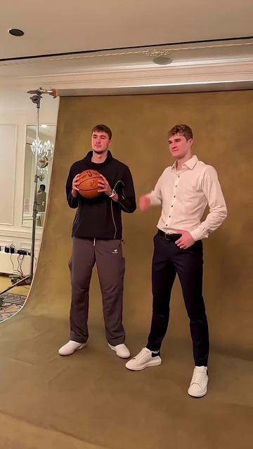 Cooper Flagg & Liam McNeeley, former high school teammates reunited!