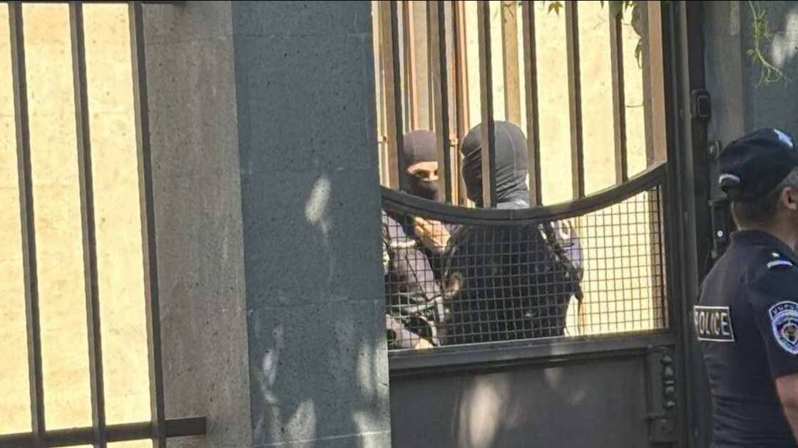 Деньги не проблема: что известно о задержанном госсекретаре Дагестана Магомедове