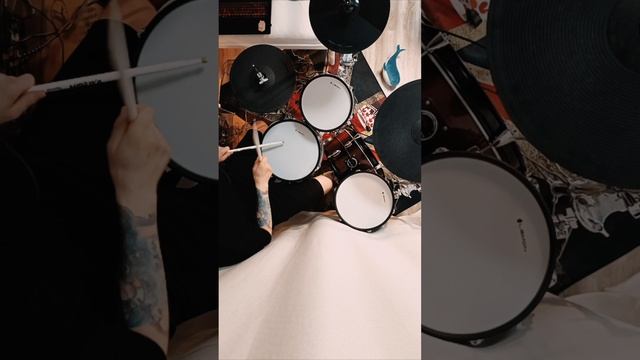 In Flames-The quiet place |DRUMCOVER|🥁
#melodic #metal #drums #cover #mdm #барабаны #кавер #метал