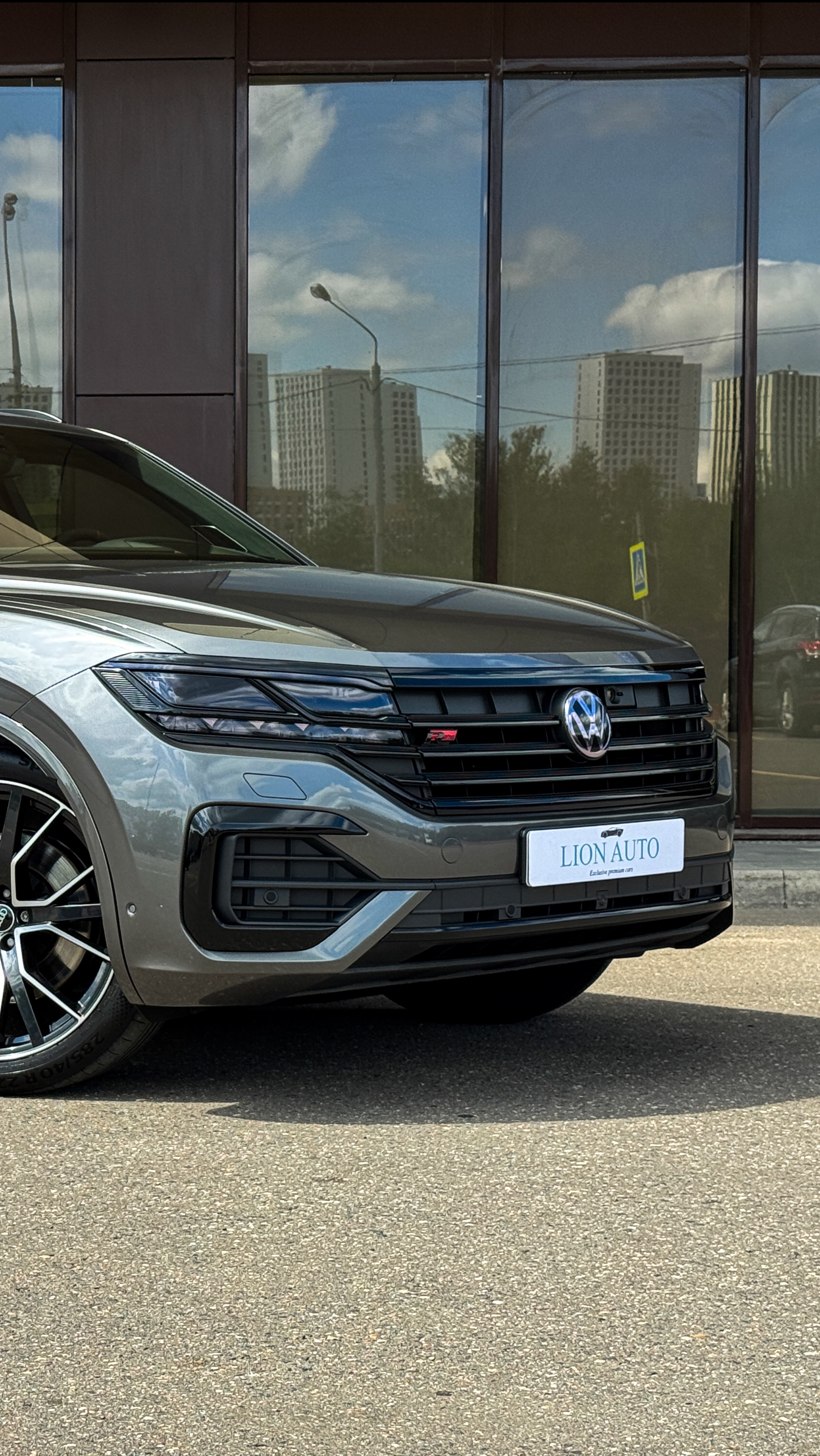 Эксклюзивный Volkswagen Touareg в невероятной комплектации
