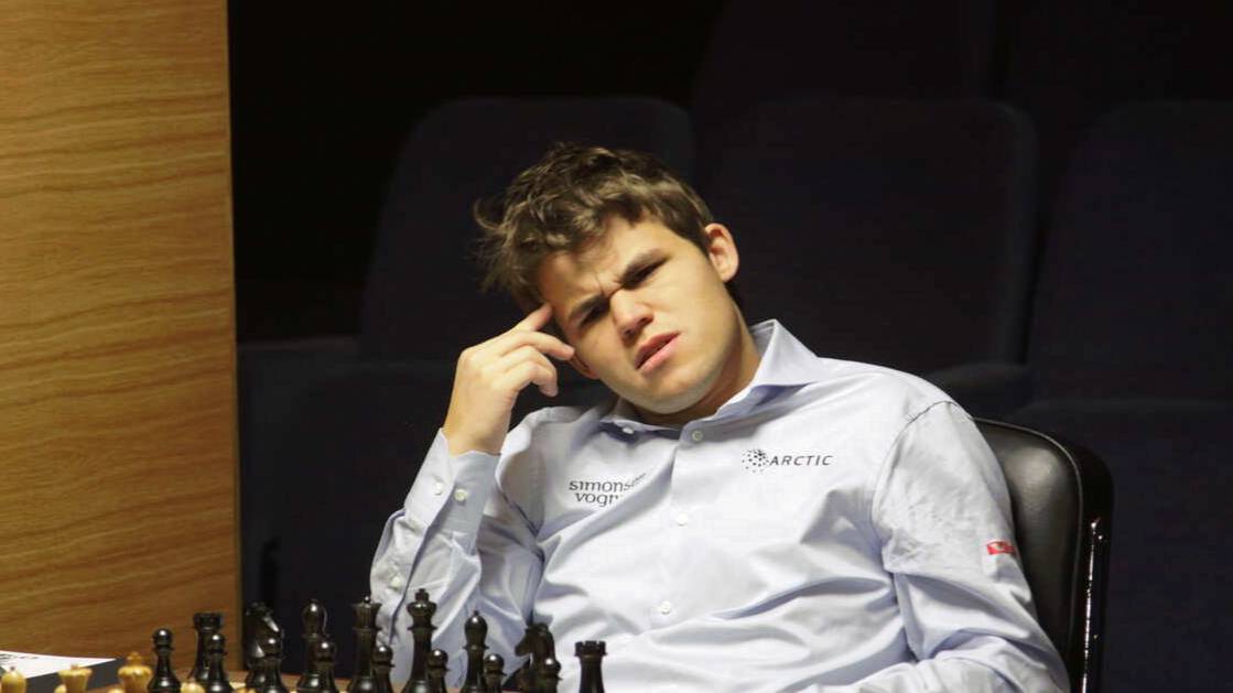 Чемпион мира по шахматам Карлсен проиграл 15-летнему российскому подростку