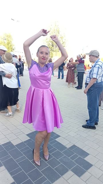 24 июня 2025 Нина Филиппович танец на Музыкальных встречах, свободный микрофон.