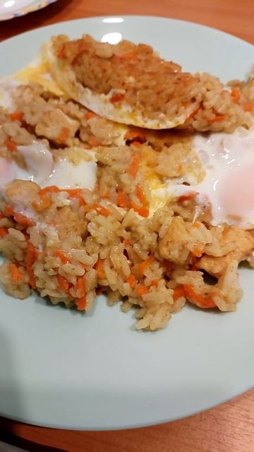 Вкусняшки, плов с яичницей #влог #еда #мужскаякухня