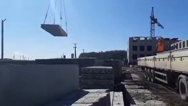 Поставка плит перекрытия  "Уфимские ЖБИ" крупной строительной компании.