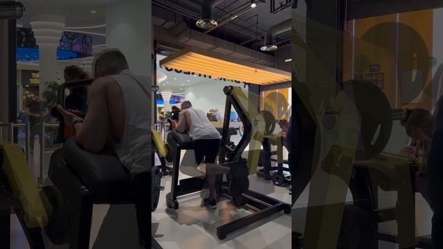 Ягодицы. Разгибание бедра в тренажере