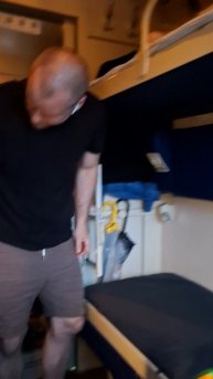 Набрали вкуснящек и собираемся спатки в Поезде🥰