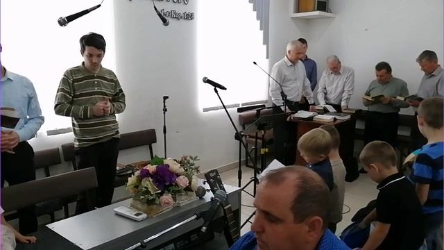 С хвалой к Отцу небесному я сердце возношу