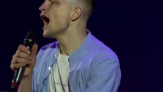 Весенний хит! Замуж за серба - Гладков Проджект (крупный план)