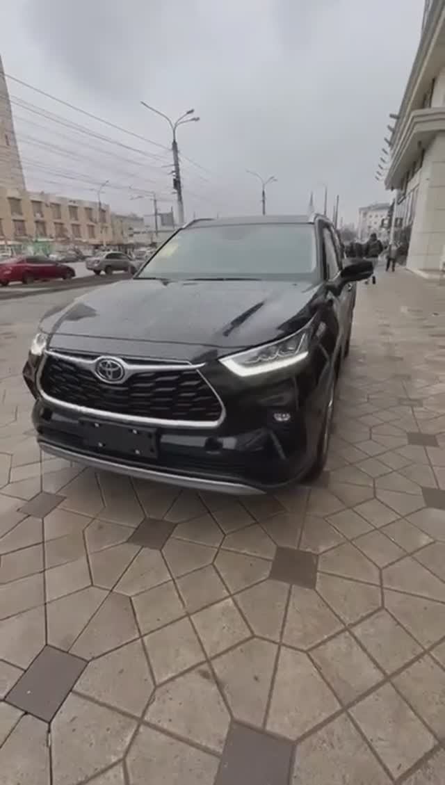 Toyota Highlander 2024 год Черный