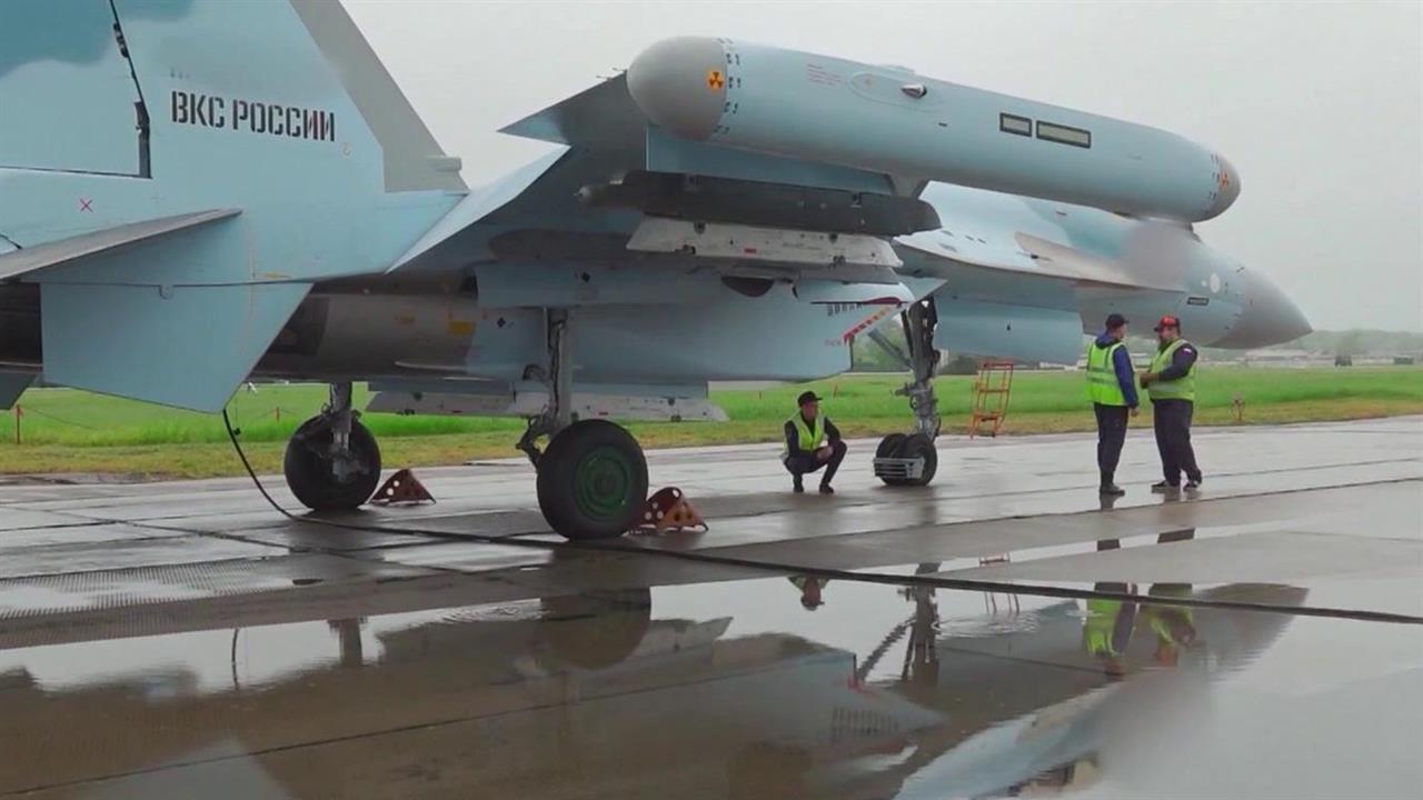 ОАК передала российскому Минобороны партию новейших истребителей Су-35С