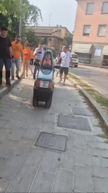 В Италии Fiat Panda превратили в самый узкий автомобиль мира