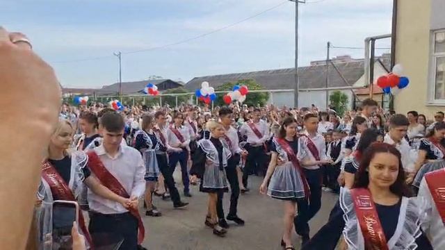 Последний школьный вальс... Прощай, ШКОЛА!!!