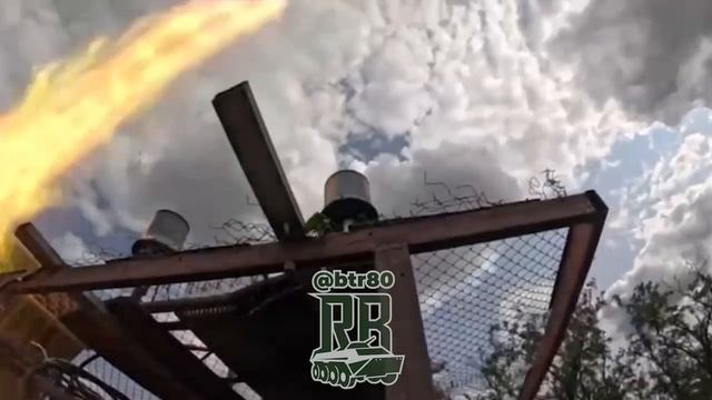 🇷🇺💥"Грады"группировки ЦЕНТР накрыли позиции боевиков в лесополосе на Краснолиманском направлении