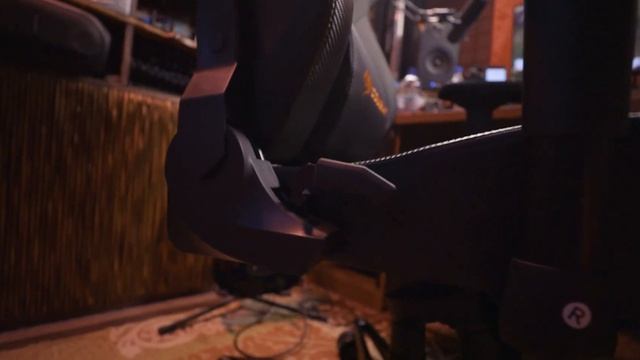 Я ЗАКАЗАЛ КРЕСЛО, А МНЕ ПРИВЕЗЛИ ВОТ ЭТО    COUGAR ARMOR TITAN BLACKSTAR