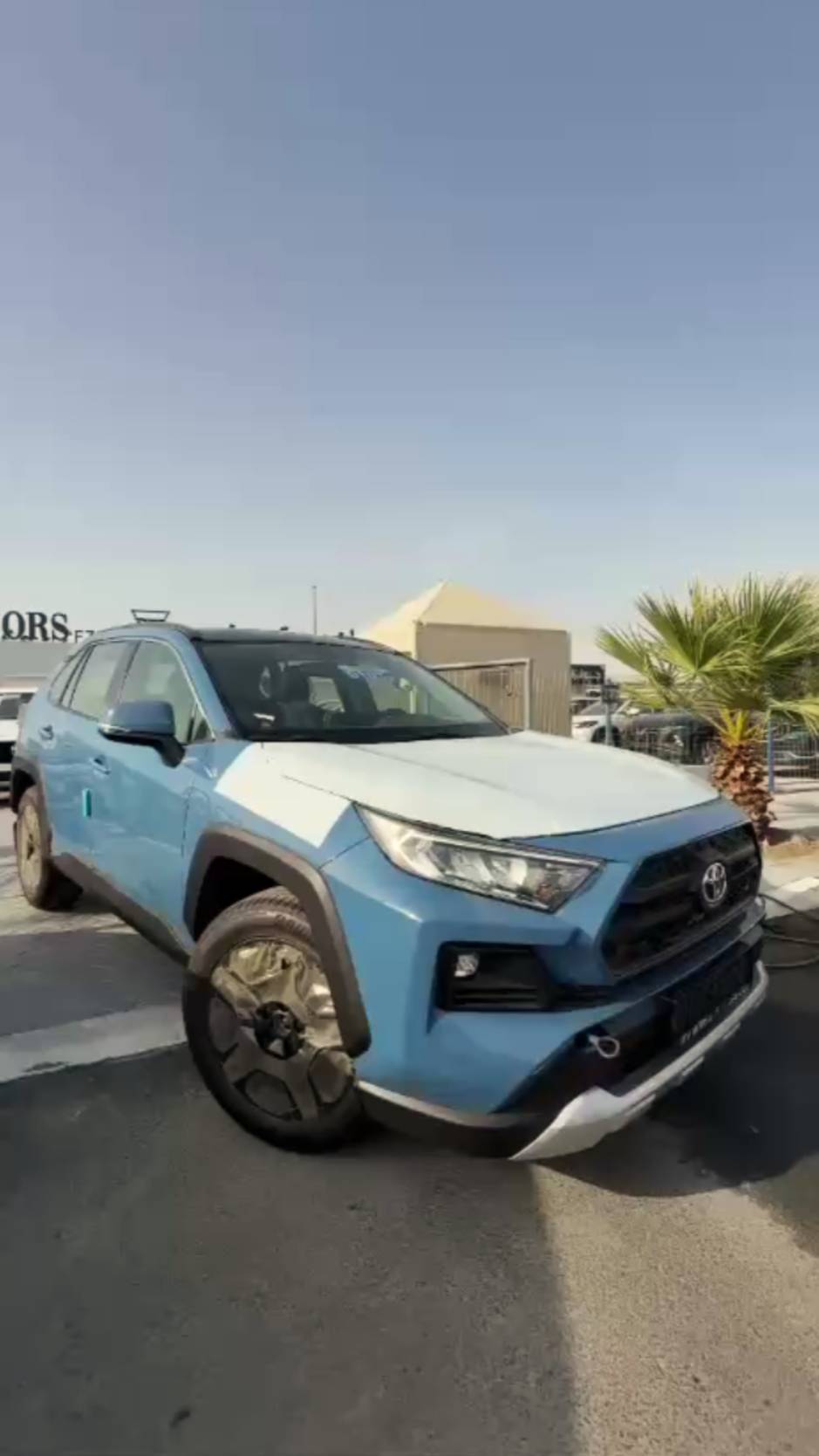 🚘 Toyota RAV 4👇