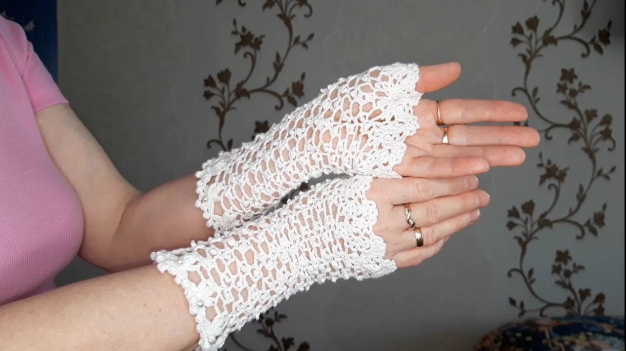 Митенки крючком ажурное.ирландское.ленточное кружево крючком.