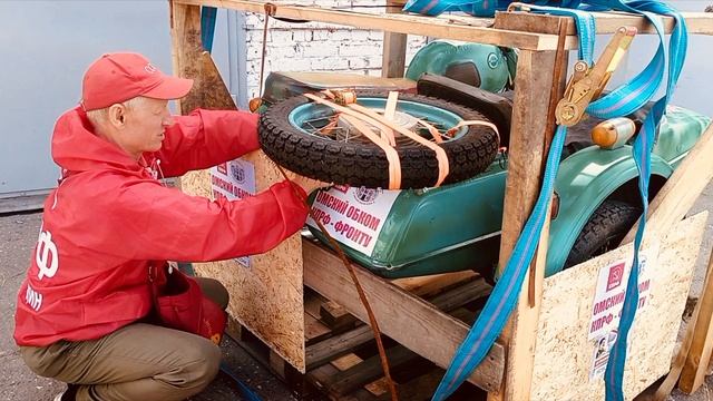 Сим победиши

Всколыхнула наш народ бендеровская орда, ненавидящая русских и ежечасно наускиваимая