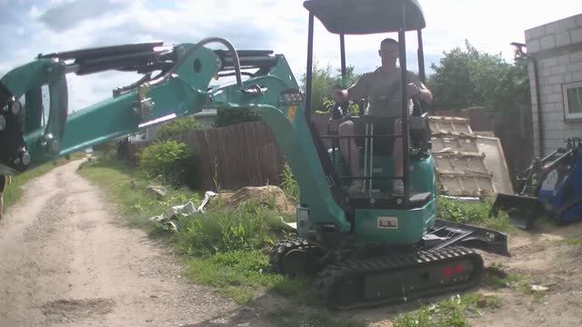 Rippa-Kubota R-322L