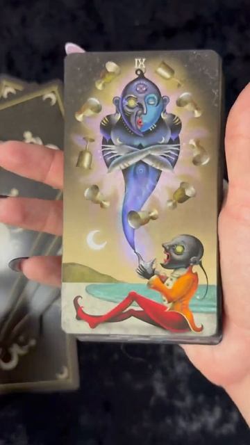 Колода за минуту: «Таро Безумной Луны» (Deviant Moon Tarot) от издательства «Аввалон-Ло Скарабео».