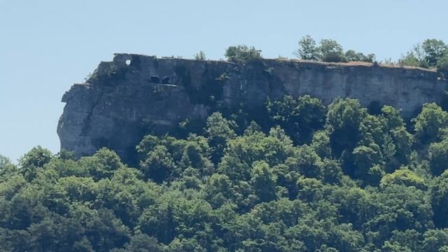 Вид на Мангуп с плато "Чардаклы-Баир" напротив - 8. Очень хорошо видны все мысы Мангупа со стороны
