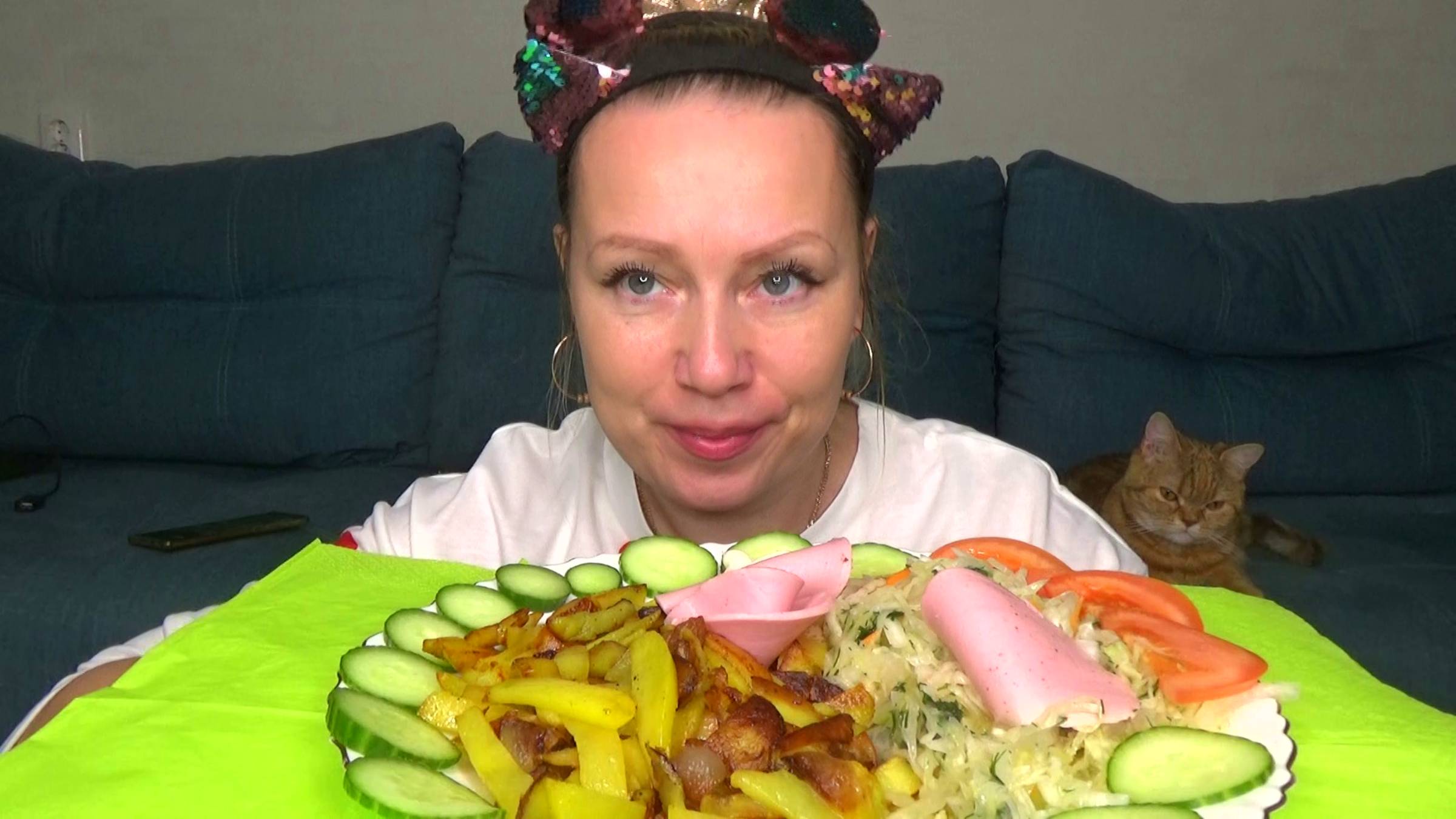 Мукбанг  картошка жареная ,капуста, мазик . еда на камеру.
