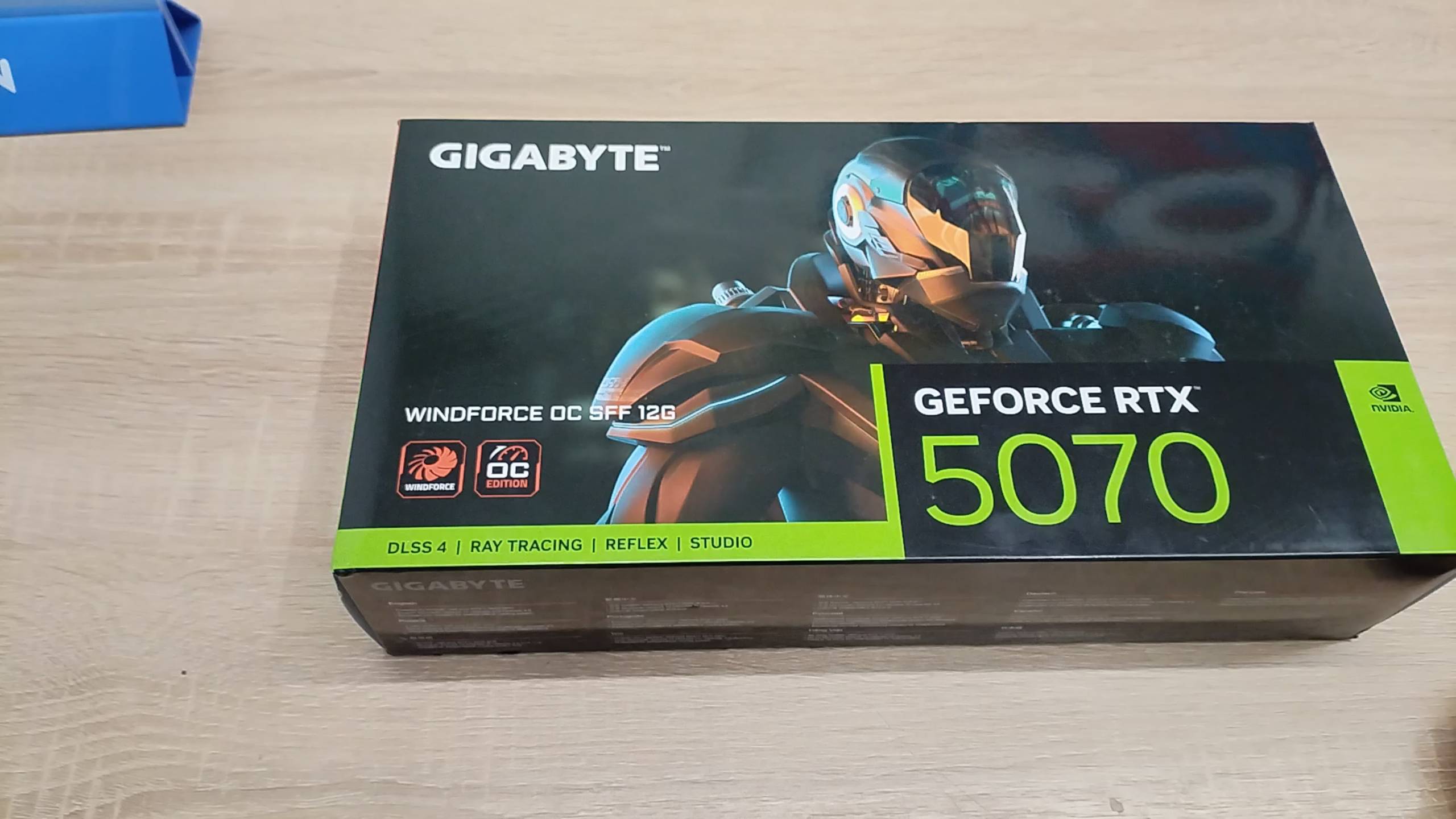 OZON. Распаковка Gigabyte GeForce RTX 5070...