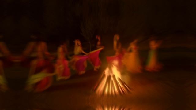 Красивые девушки танцуют у костра | Создано с помощью редактора ИИ | В кадре нет живых актеров