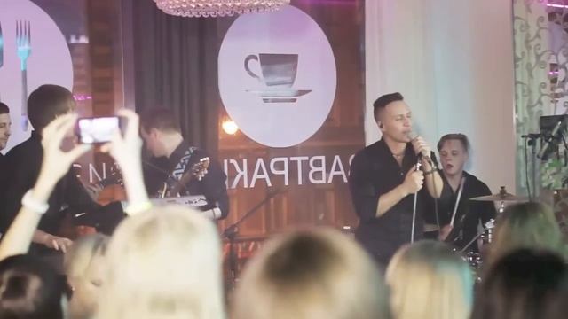 Glow live performance (black & white party)