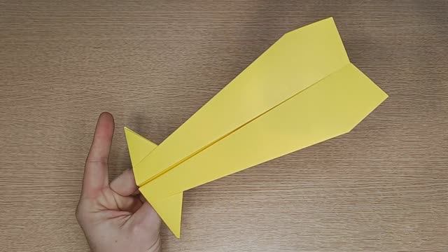 Как сделать бумажный самолетик из листа А4