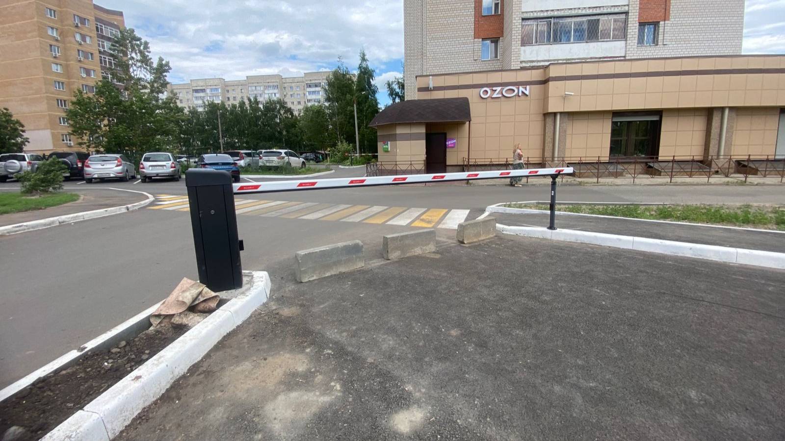 Установка автоматического шлагбаума DoorHan г.Казань  по улице П.Лулумбы
